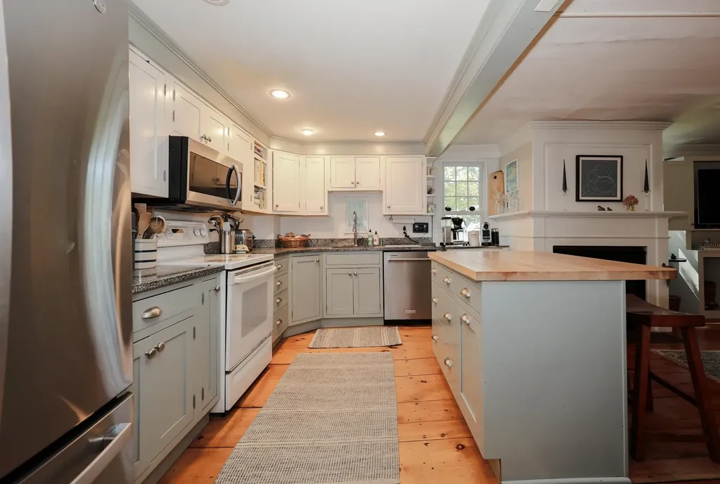 89 Old Henniker Road Hopkinton NH 03229