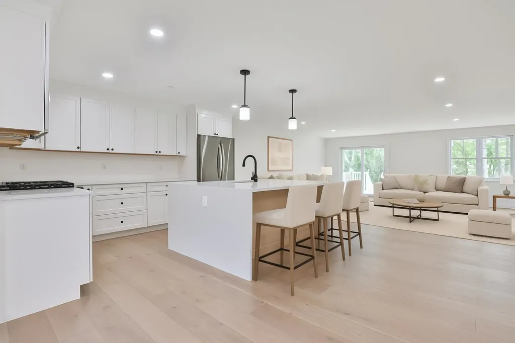 29 Autumn Lane Raymond NH 03077