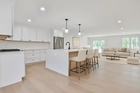 29 Autumn Lane Raymond NH 03077