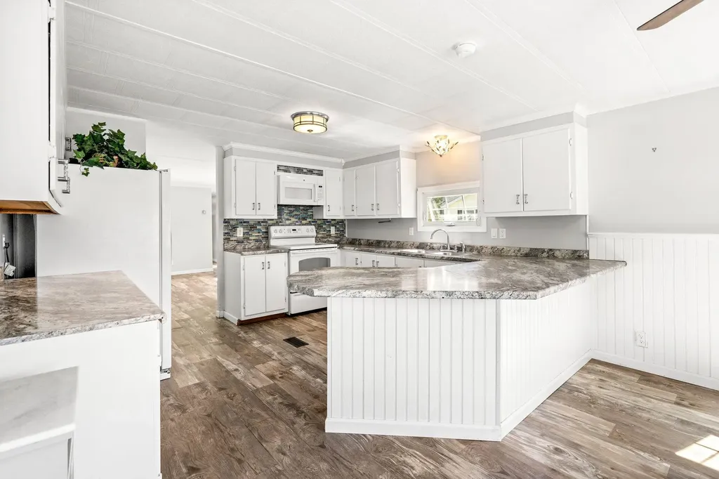 3 Friendship Drive Salem NH 03079