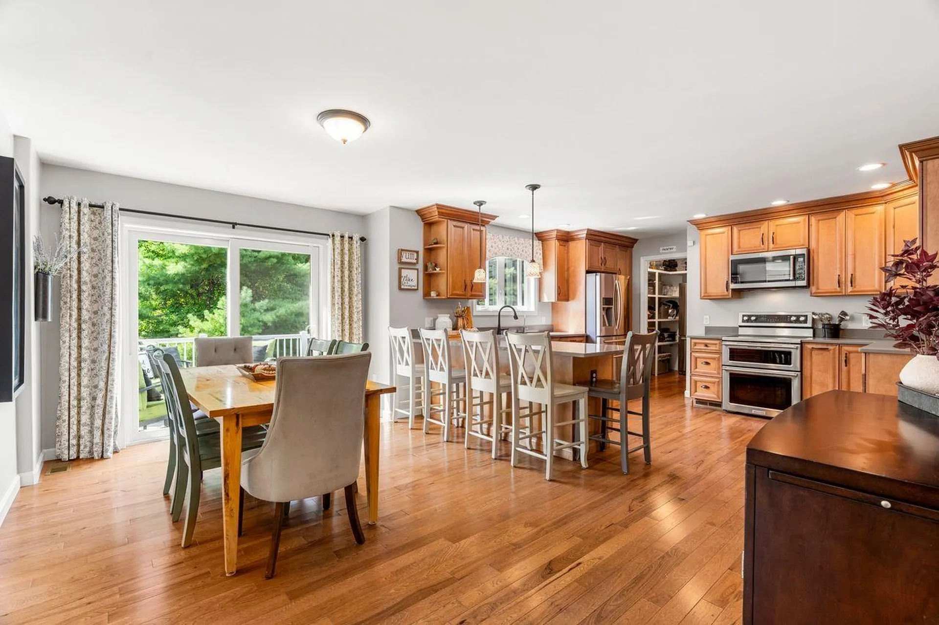 48 South Road East Kingston NH 03827