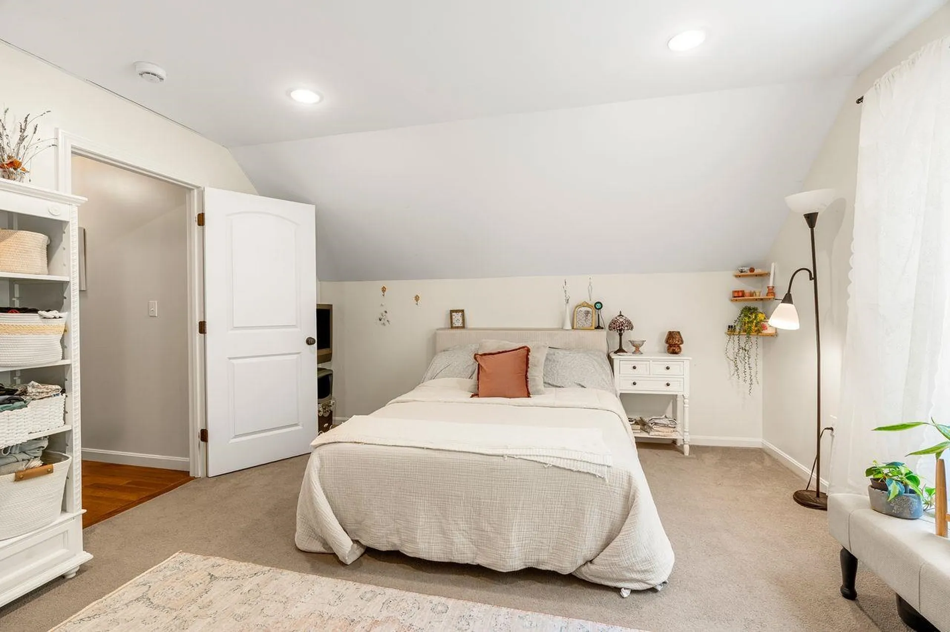 48 South Road East Kingston NH 03827