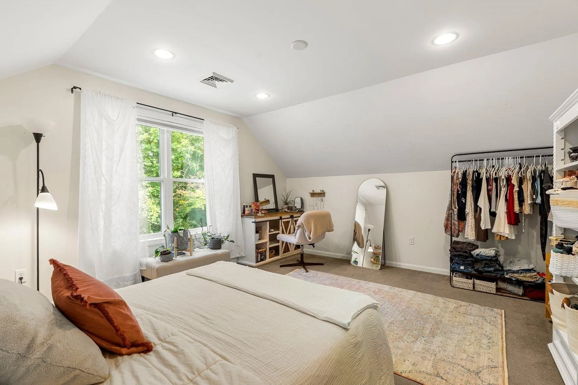 48 South Road East Kingston NH 03827