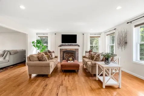 48 South Road East Kingston NH 03827