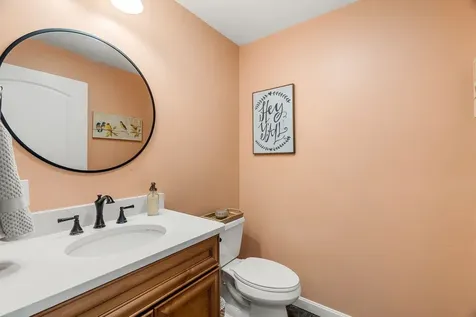 48 South Road East Kingston NH 03827