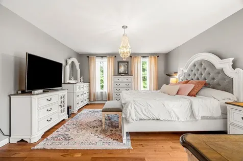 48 South Road East Kingston NH 03827