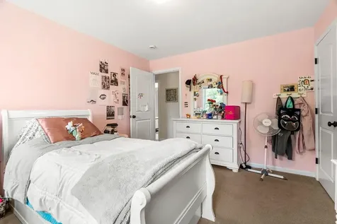 48 South Road East Kingston NH 03827