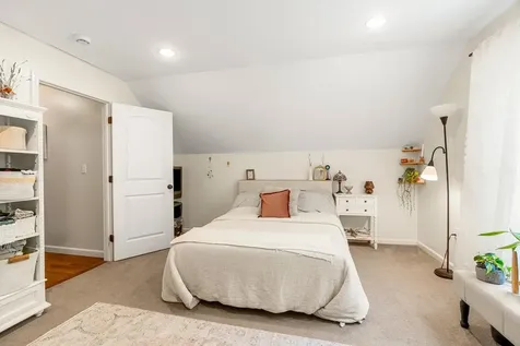 48 South Road East Kingston NH 03827