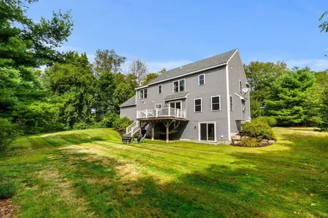 48 South Road East Kingston NH 03827