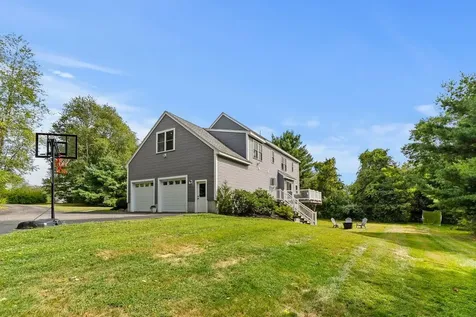 48 South Road East Kingston NH 03827