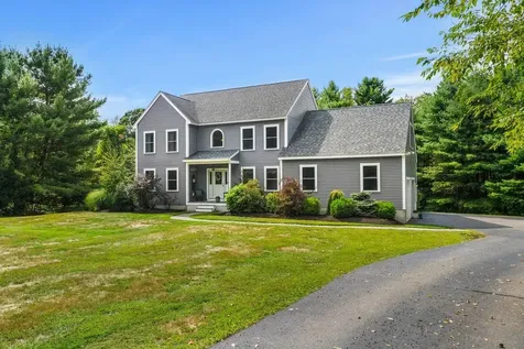 48 South Road East Kingston NH 03827