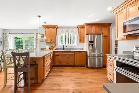 48 South Road East Kingston NH 03827