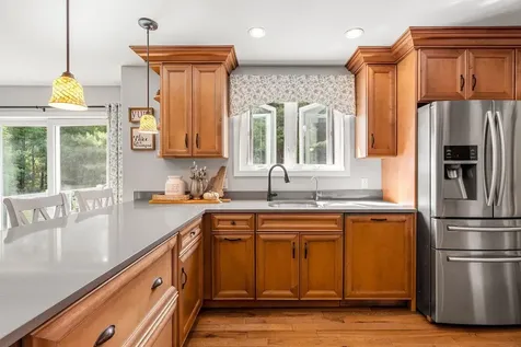 48 South Road East Kingston NH 03827