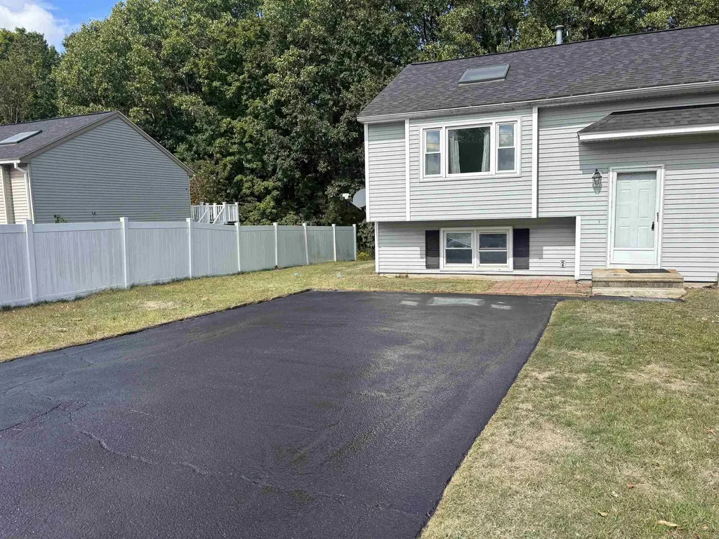 90L Derryfield Road Derry NH 03038