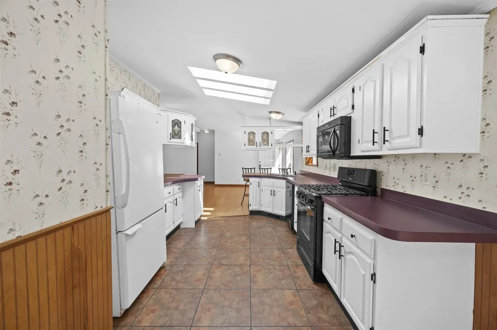 16 Bennett Way Newmarket NH 03857