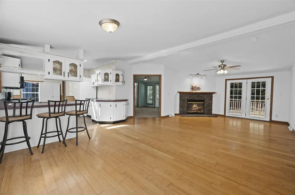 16 Bennett Way Newmarket NH 03857