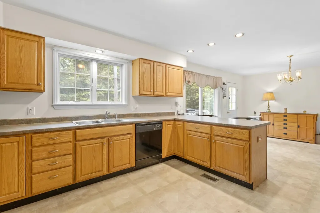 66 Staniels Road Chichester NH 03258