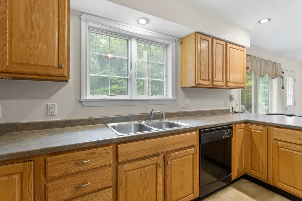 66 Staniels Road Chichester NH 03258