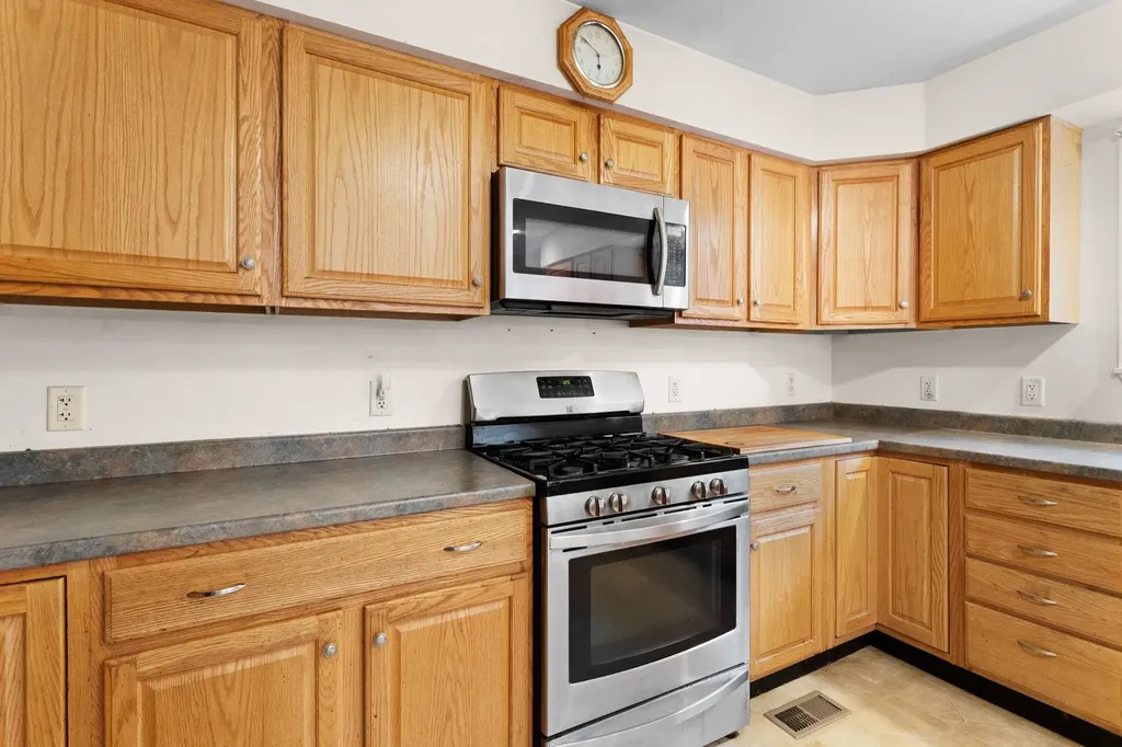 66 Staniels Road Chichester NH 03258