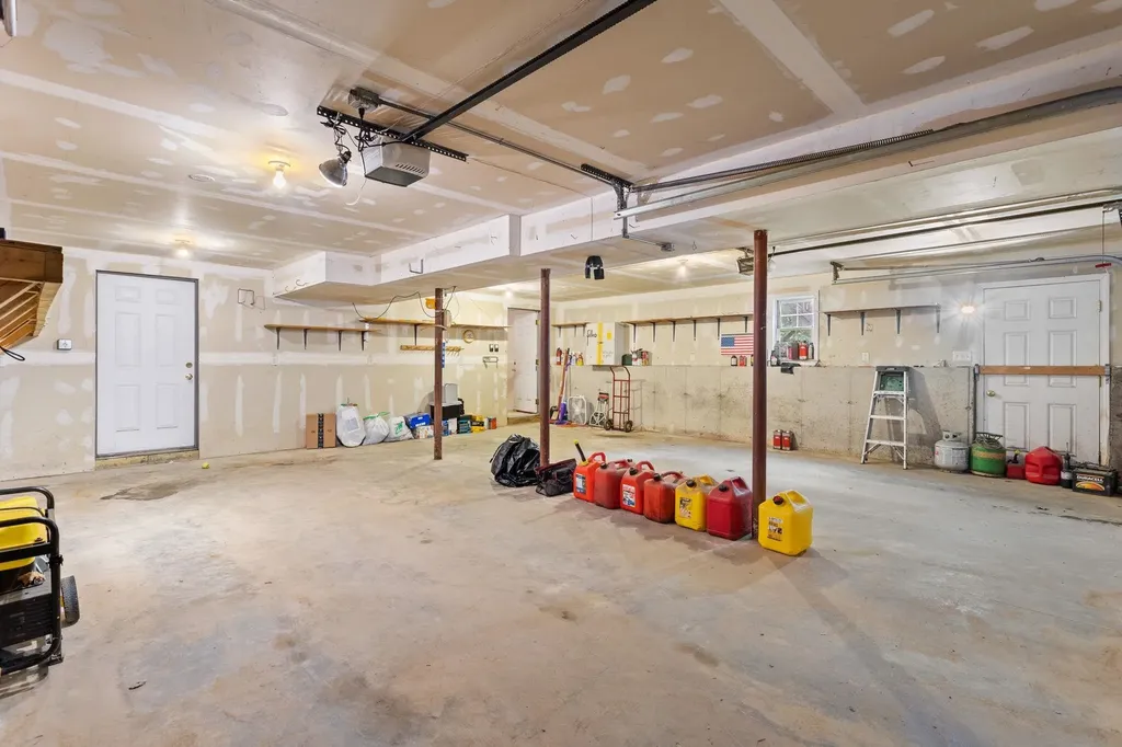 66 Staniels Road Chichester NH 03258