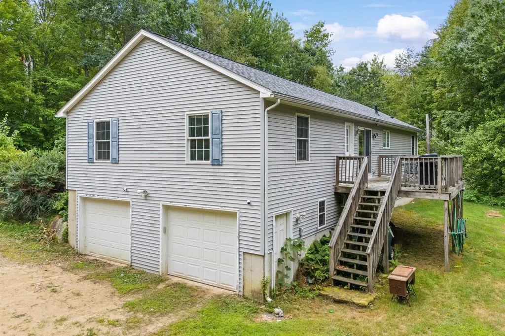 66 Staniels Road Chichester NH 03258