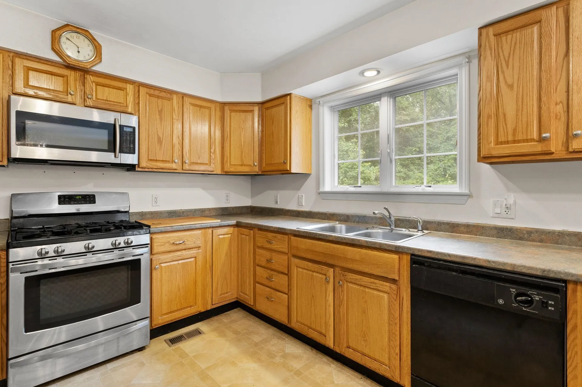 66 Staniels Road Chichester NH 03258