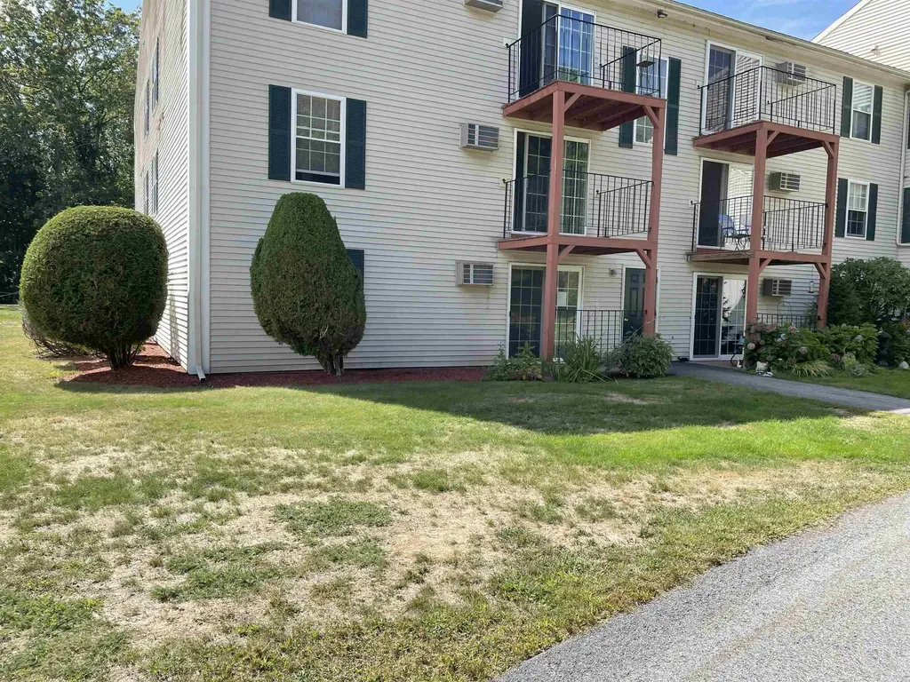 1604 White Cedars Boulevard Portsmouth NH 03801