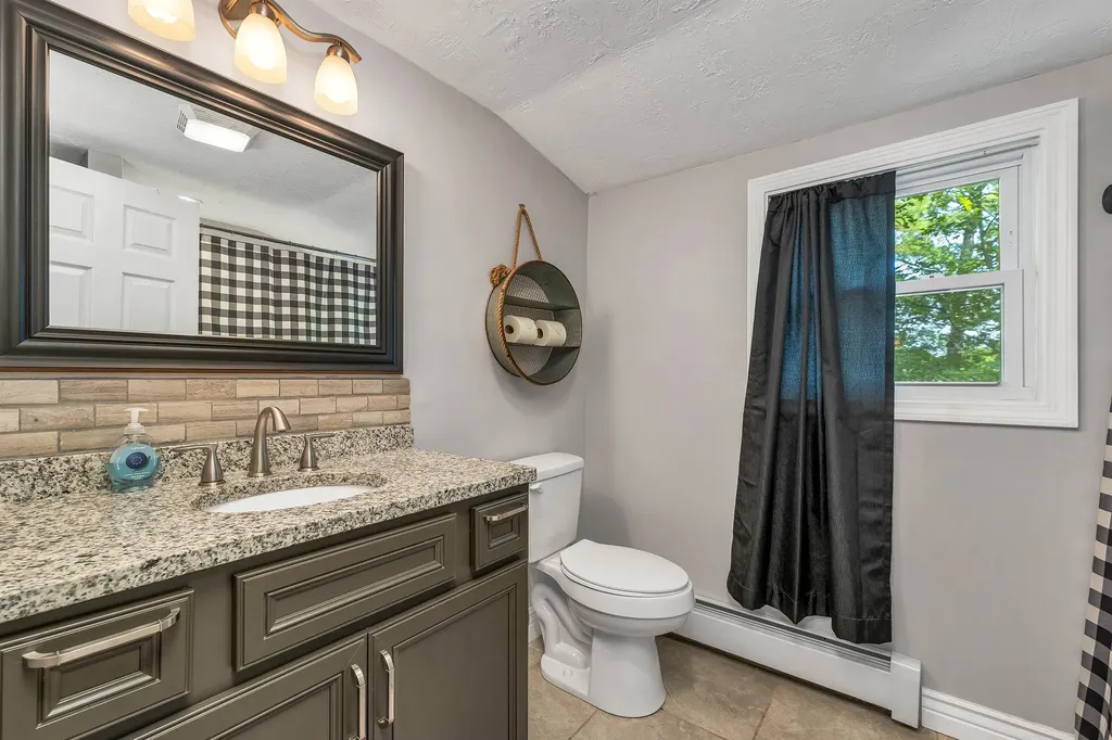 172 Center Street Wolfeboro NH 03894