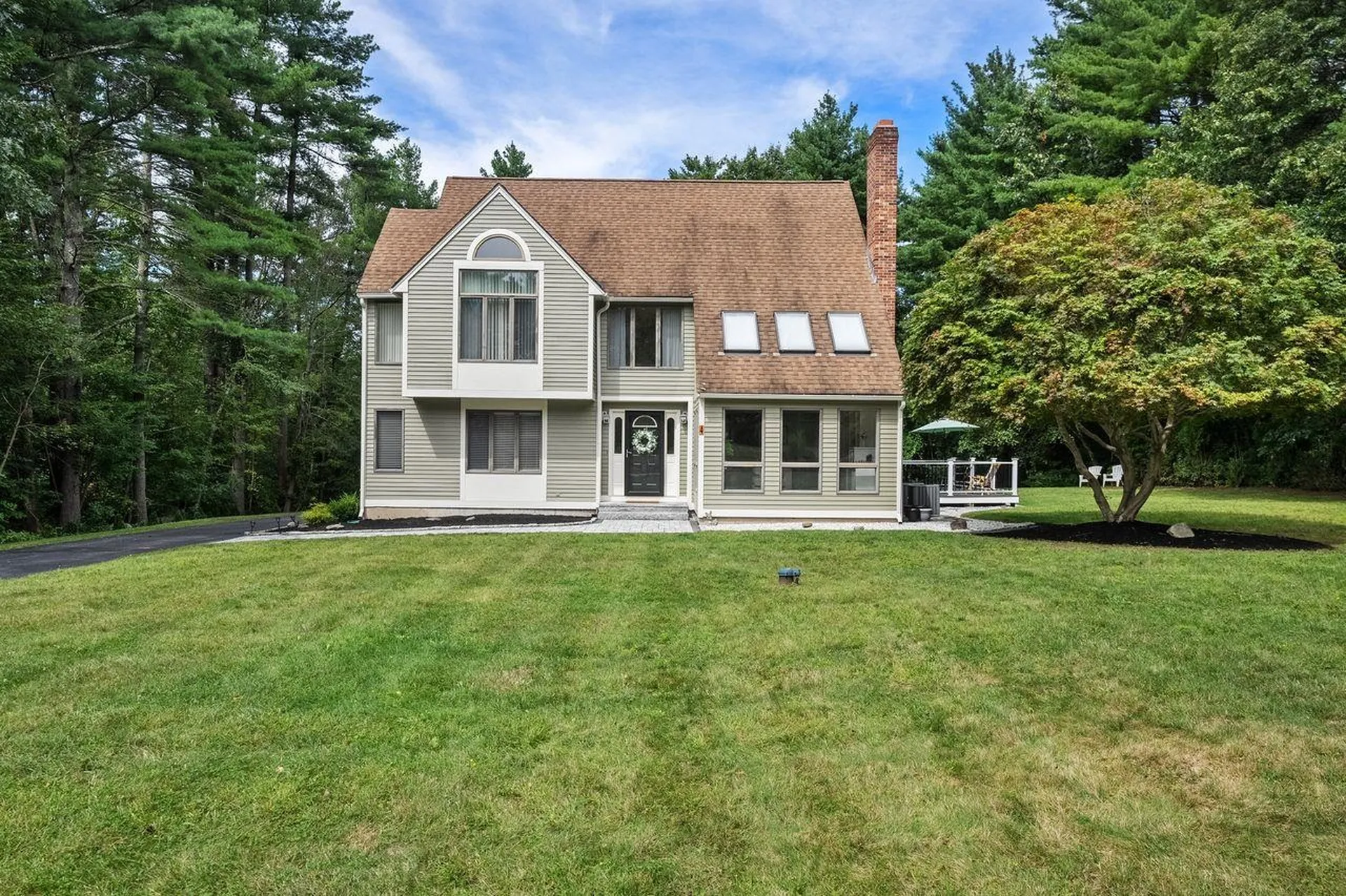 4 Mckinstry Circle Salem NH 03079