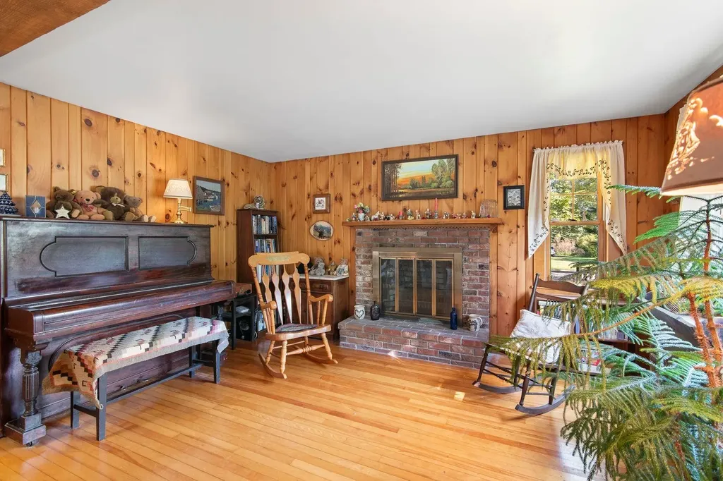 1089 Marlboro Road Brattleboro VT 05301