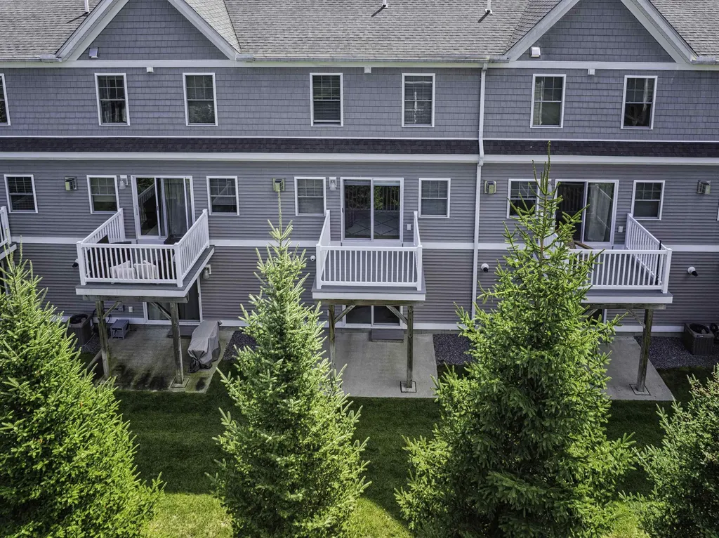 21 Artisan Way Dover NH 03820