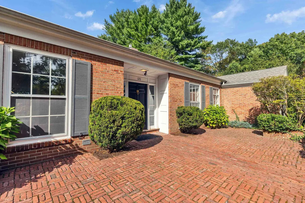 120 Ledgewood Road Manchester NH 03104