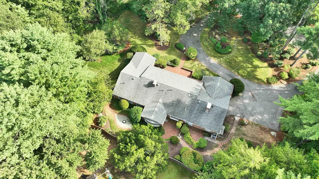 120 Ledgewood Road Manchester NH 03104