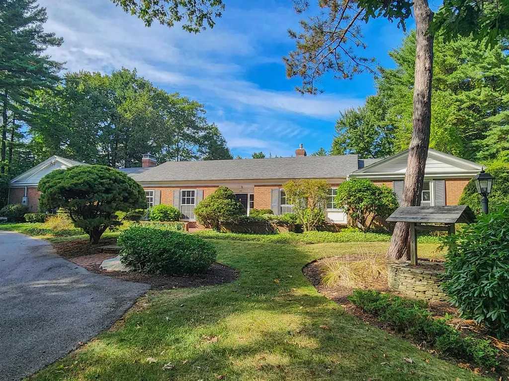 120 Ledgewood Road Manchester NH 03104