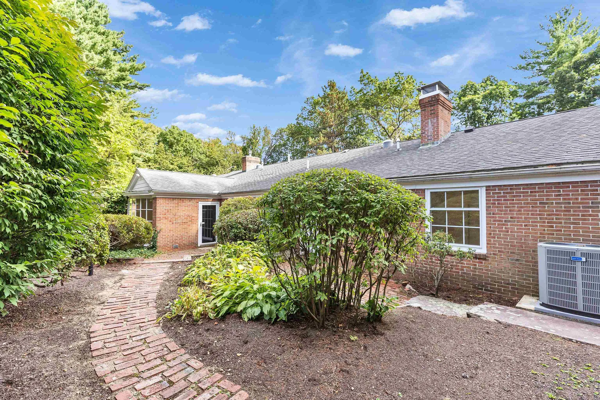 120 Ledgewood Road Manchester NH 03104