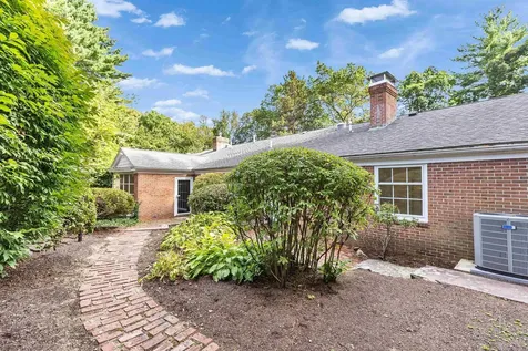 120 Ledgewood Road Manchester NH 03104