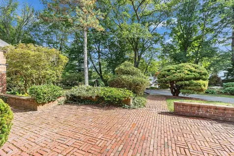 120 Ledgewood Road Manchester NH 03104