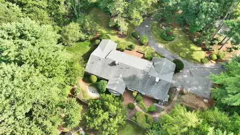 120 Ledgewood Road Manchester NH 03104