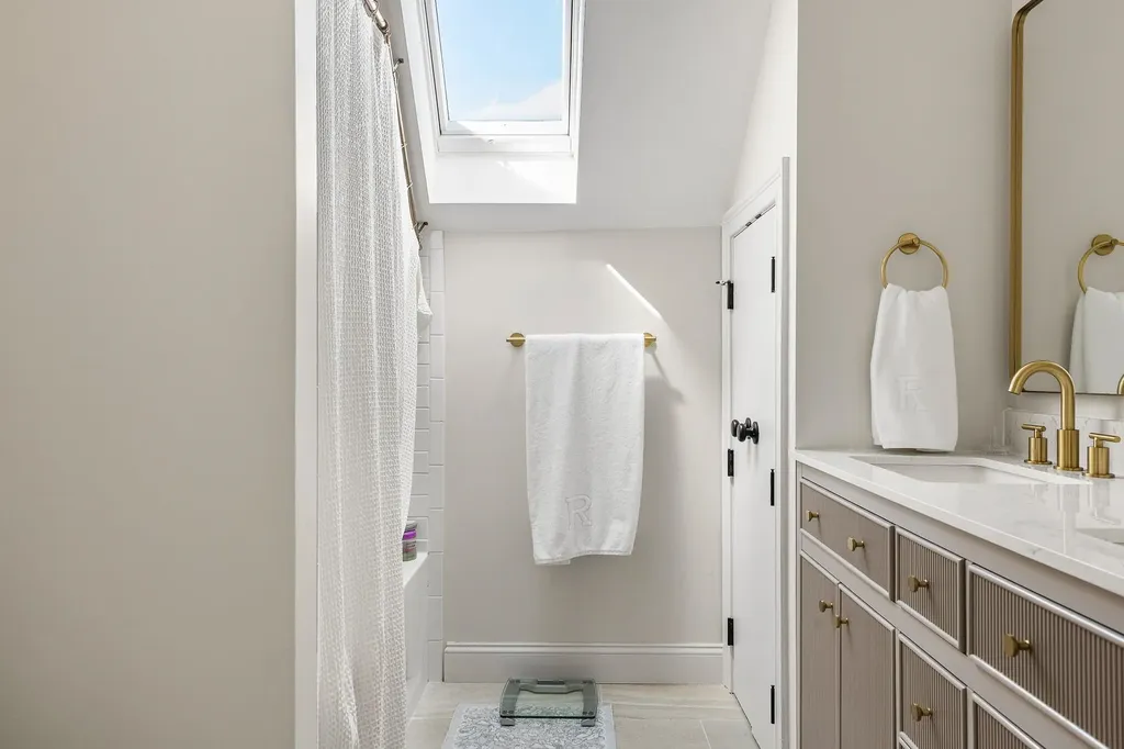 95 Lake Shore Road Salem NH 03079