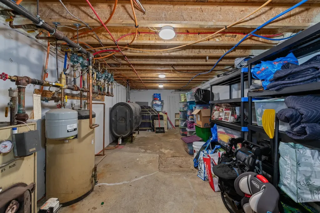 1033 Daniel Webster Highway Woodstock NH 03262