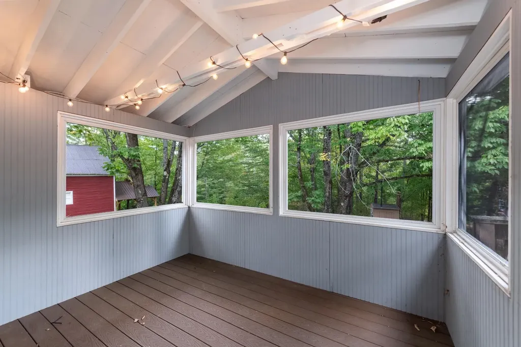 1033 Daniel Webster Highway Woodstock NH 03262