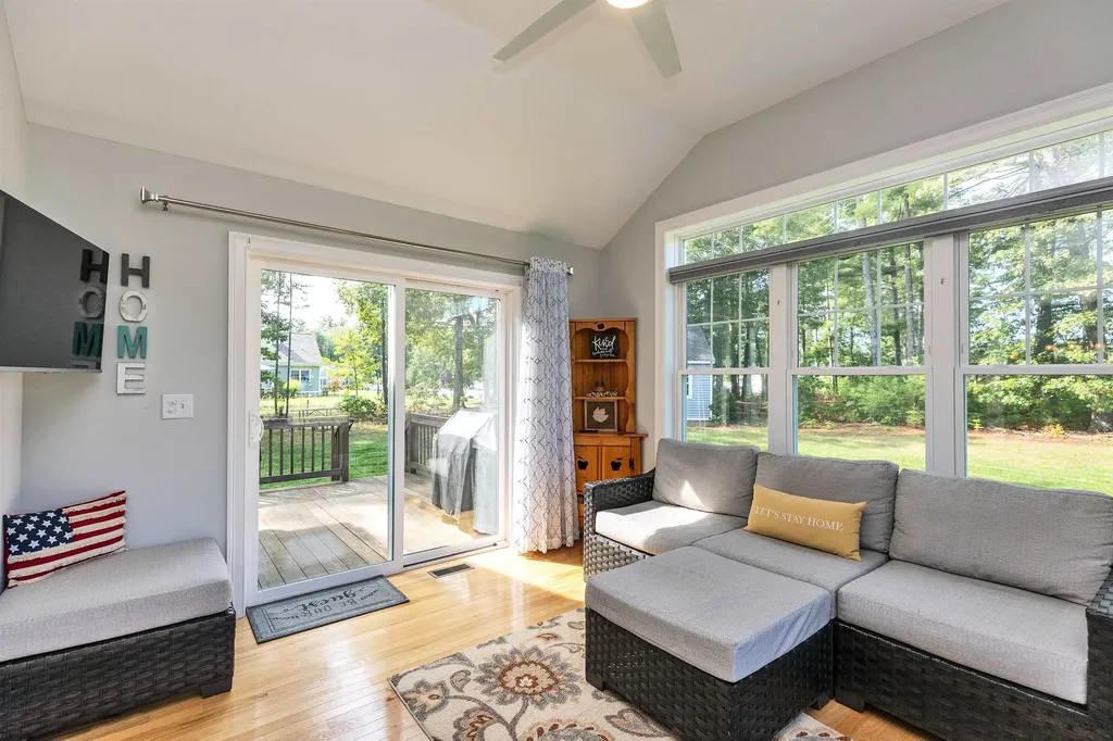 5 Horizon Drive Litchfield NH 03052
