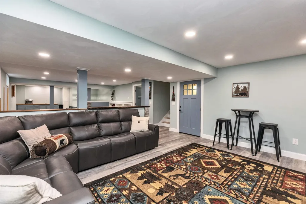 5 Horizon Drive Litchfield NH 03052
