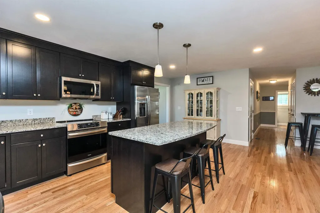 5 Horizon Drive Litchfield NH 03052