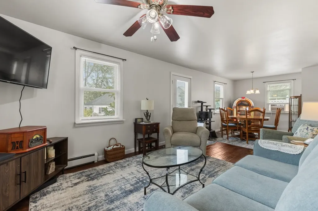 4 Dismukes Street Kittery ME 03904