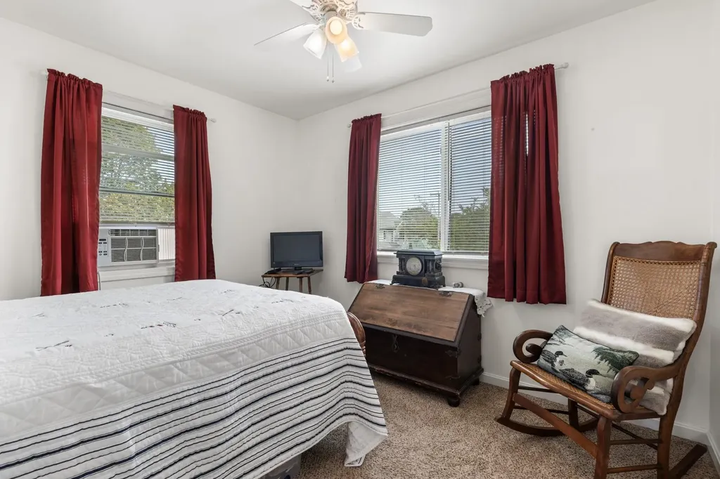 4 Dismukes Street Kittery ME 03904