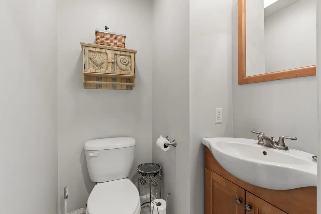 4 Dismukes Street Kittery ME 03904