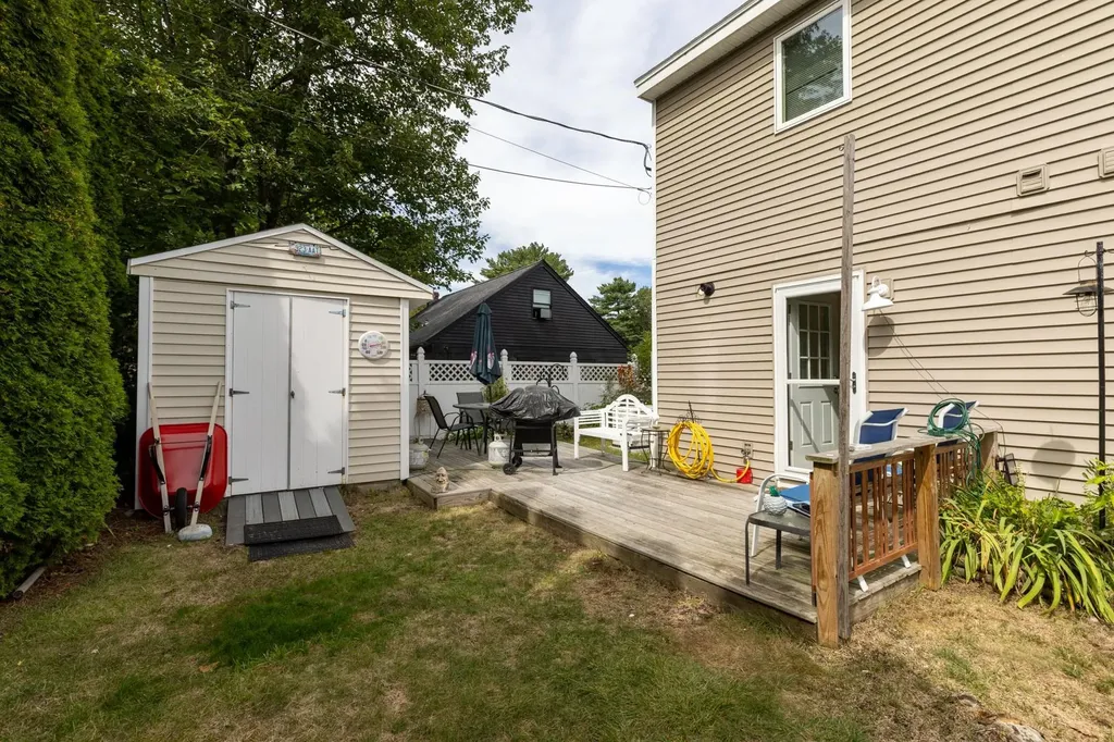 4 Dismukes Street Kittery ME 03904