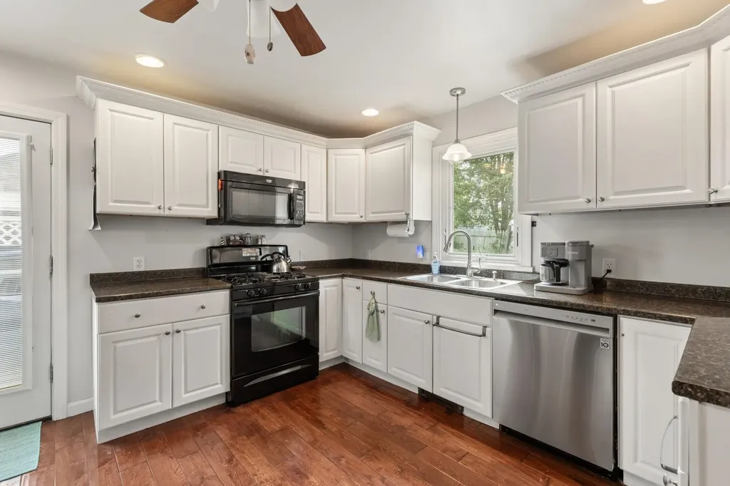 4 Dismukes Street Kittery ME 03904
