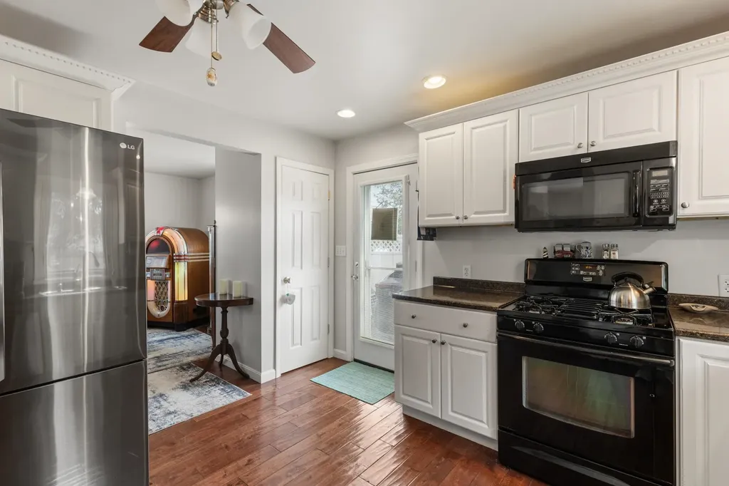 4 Dismukes Street Kittery ME 03904